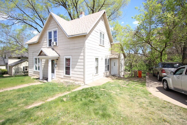 Building Photo - 615 Talmadge St Rental