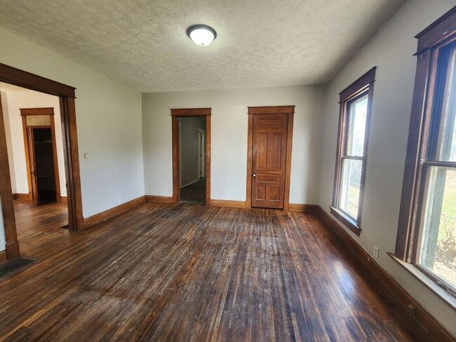 Photo - Spacious 2 Bedroom 1 Bath