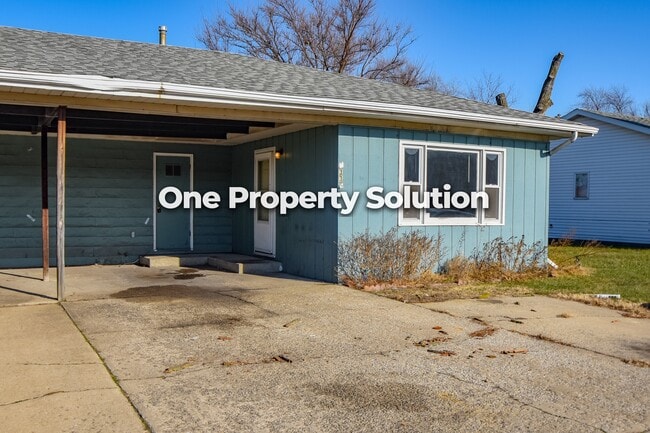 Photo - 1335 Logan St