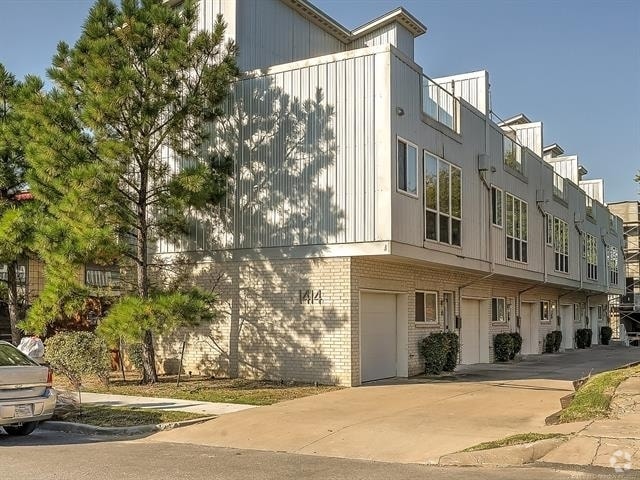 Building Photo - 1414 S Quincy Ave Rental