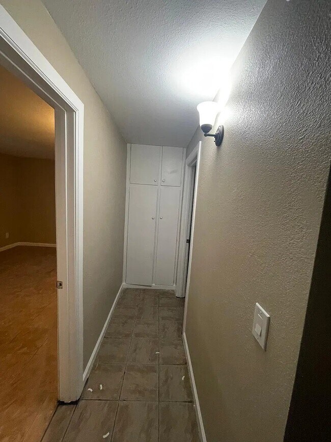 Photo - 1000 Mojave Dr