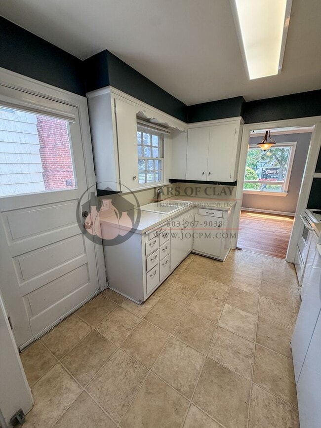 Photo - Spacious NE Salem Character Home | Pet Friendly | Central Heat