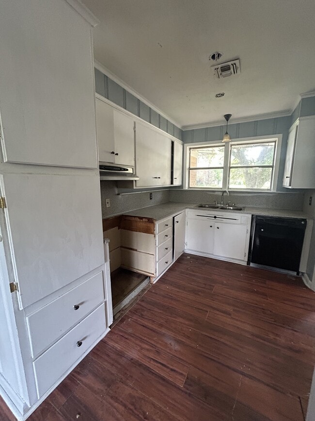 Photo - 1203 Caroline Dr