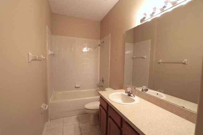 Building Photo - Lovely 3 bedroom 2 bath home in Wesley Chapel