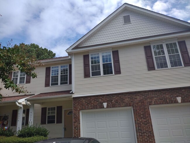 Photo - Lovely 2 Bedroom House | Great Location!