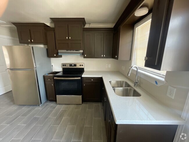Building Photo - 1404 E Quail St Unit 1 Rental