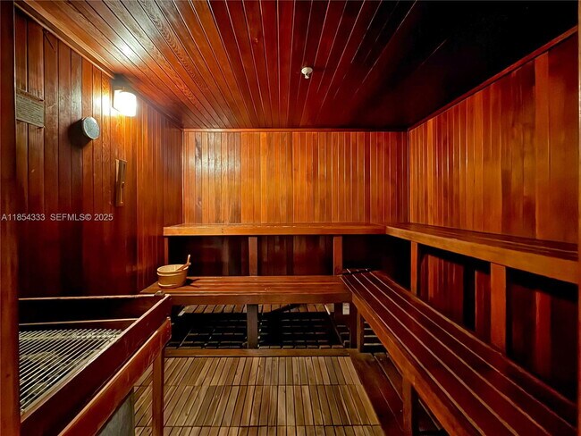 Photo - 848 Brickell Key Dr Unit 3