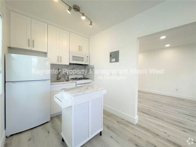 Building Photo - 1616 Michigan Ave Rental