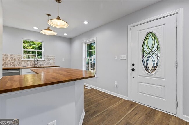 Photo - 187 Joe Louis Dr NW