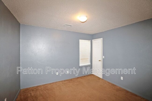 Photo - 1025 Ketler St