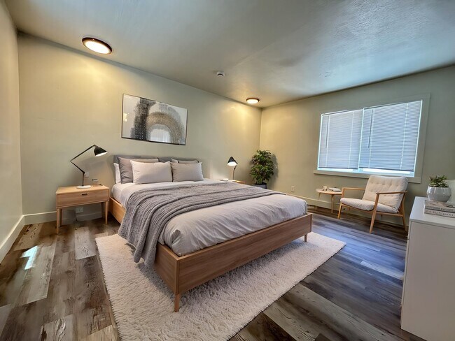 Photo - 951 N Redwood Rd Unidad #14