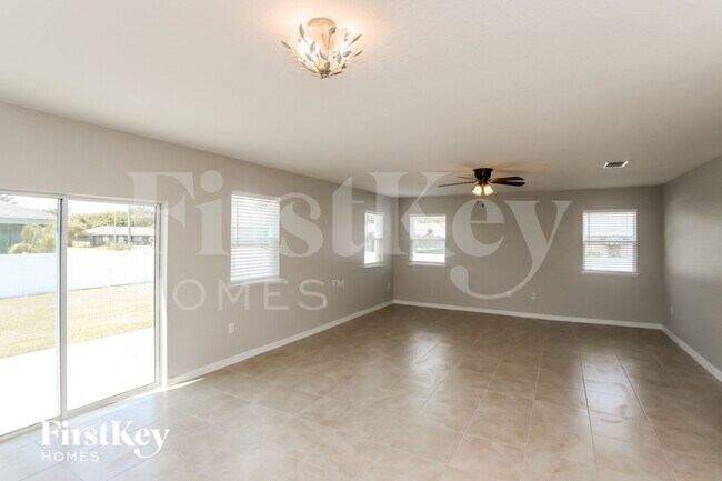 Photo - 2124 Paoli Dr NE