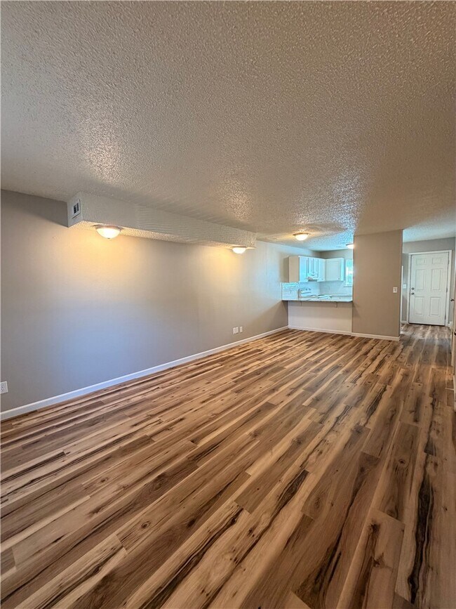 506 N Betty Jo Dr
