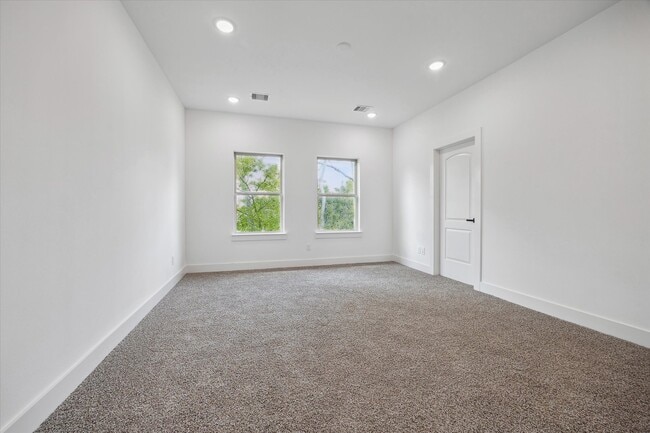 Photo - 2015 Brackenridge St