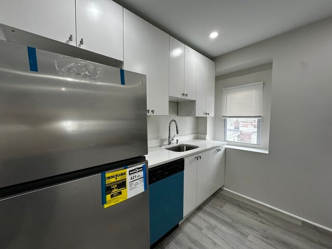 Building Photo - 57 Bennington St Unit 4