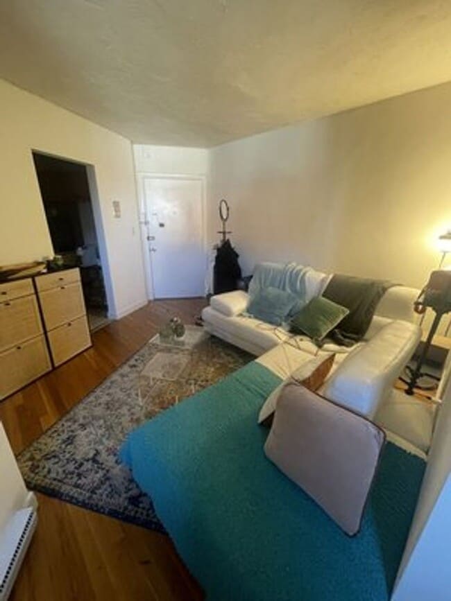 Building Photo - Bright & Spacious 1-Bedroom with Heat & Hot Water Included – Pet Friendly!