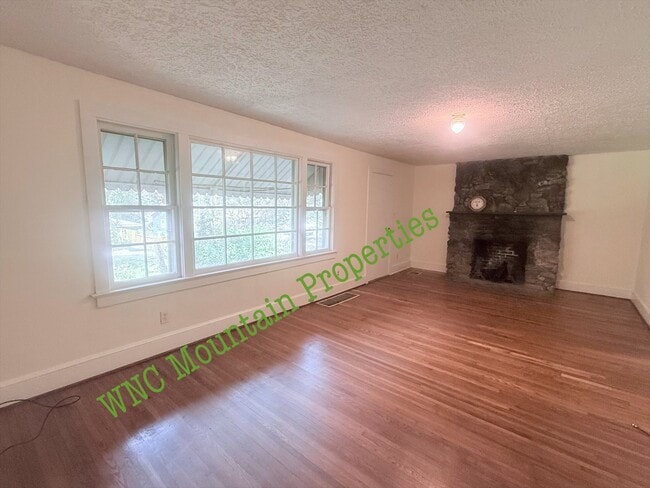 Photo - 101 Hemphill Rd