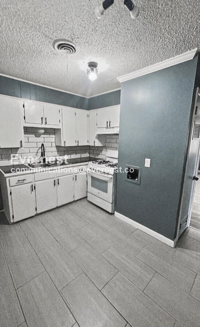 Photo - 4922 E Willow St Unidad a