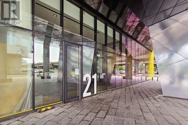 Photo - 21 Lawren Harris Square Unité 1109