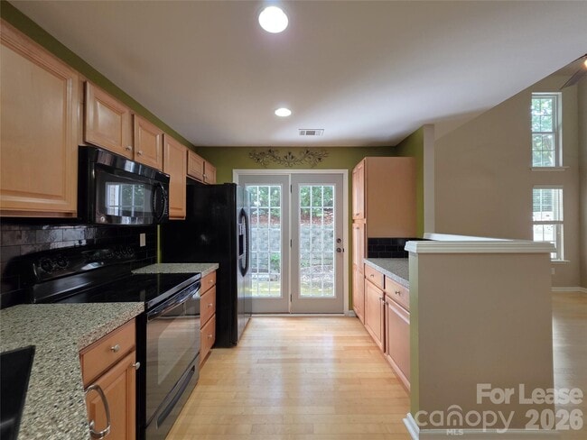 Photo - 360 Tidmarsh Ct NW