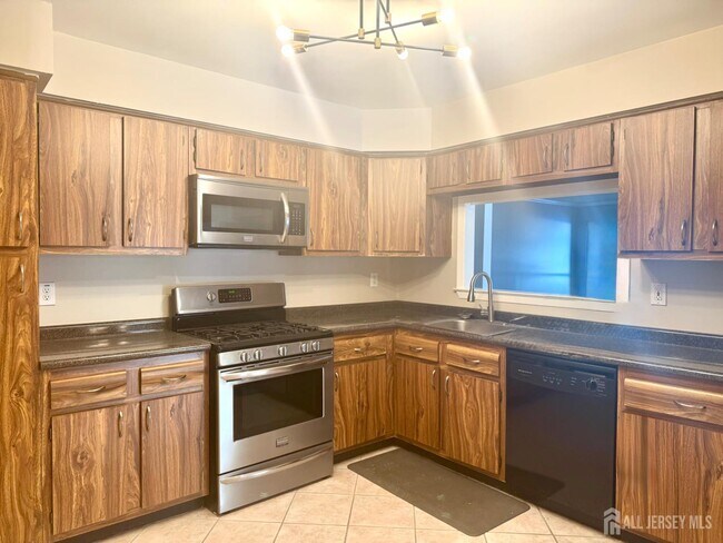 Photo - 256 Willowbrook Dr