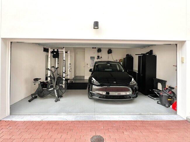 Photo - 814 2nd Ave N