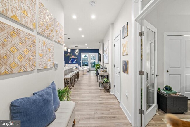 Photo - 102 St Ives Pl Unidad 404