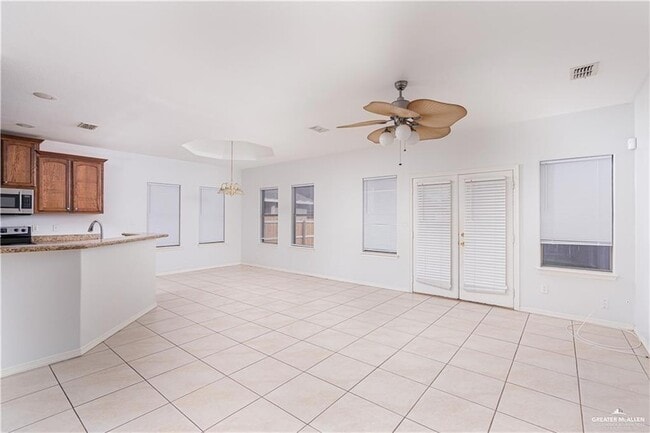 Photo - 1426 Bianca St