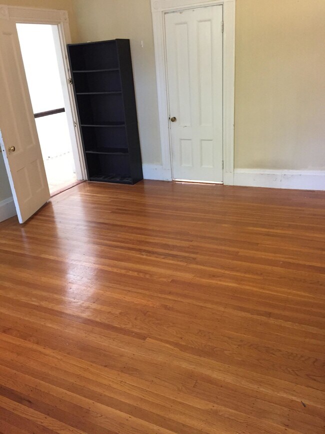 Photo - 400 Marlborough St Unidad 3B