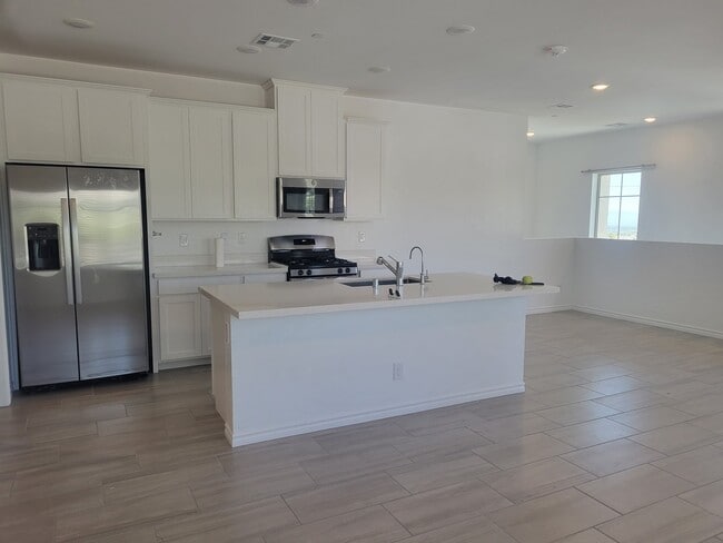 Photo - 600 N Carriage Hill Dr