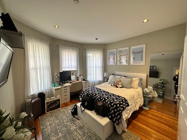 Photo - 148 Hillside St Unit 3