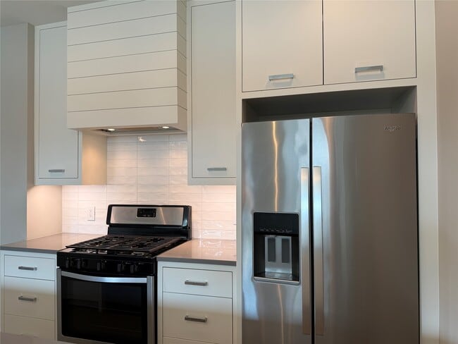 Photo - 1015 E 27th St