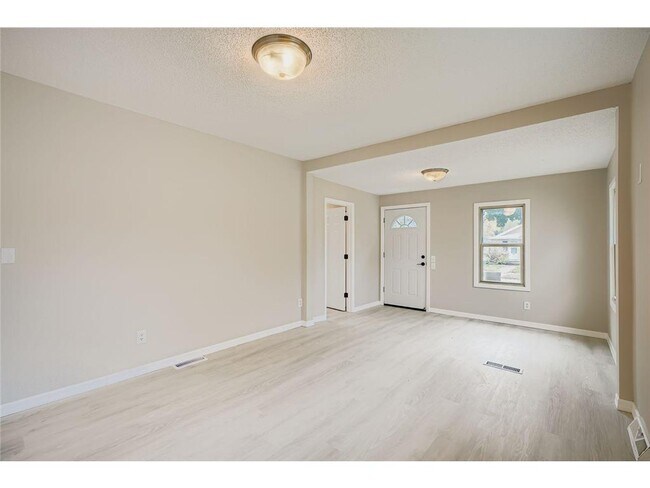 Photo - 4643 Emerson Ave N