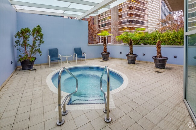 Hot Tub - Bayview at Coal Harbour