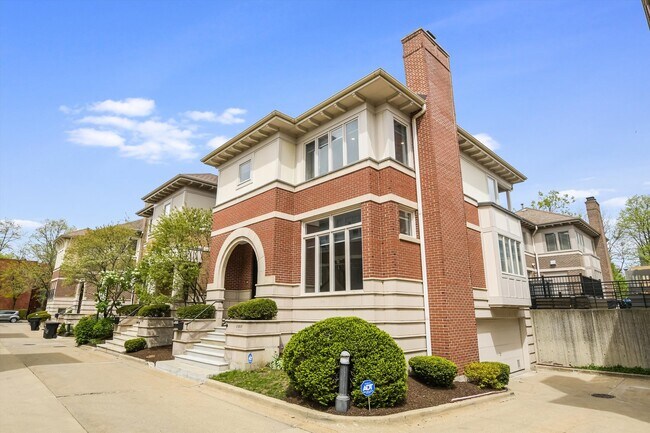 Photo - 1308 S Plymouth Ct