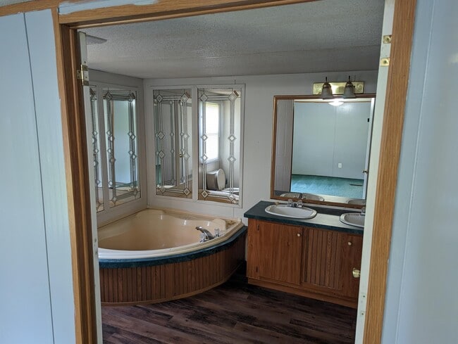 Photo - 19 Ransdell Ln