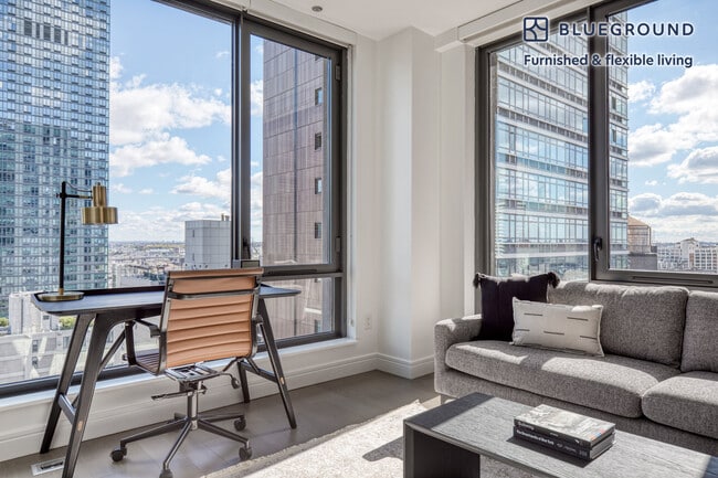 Photo - 27-19 44th Dr Unidad FL16-ID659