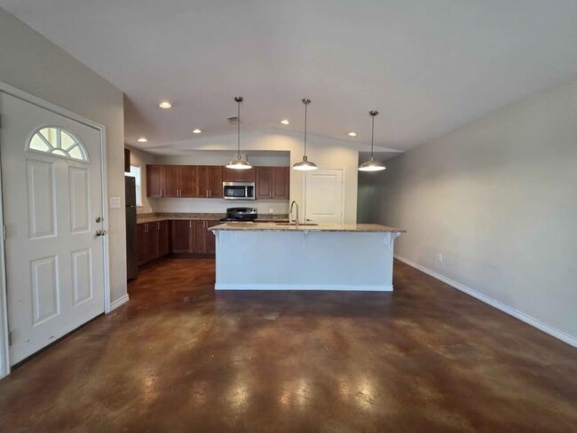 Photo - 511 Avenue K