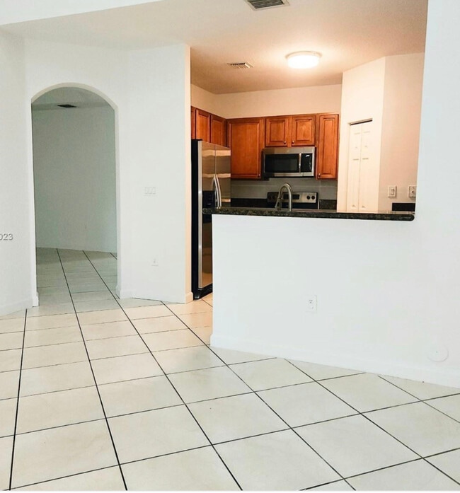Building Photo - 11525 NW 71st St Rental