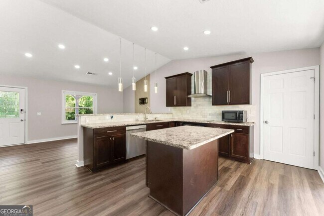 Photo - 2050 Shaffer Rd