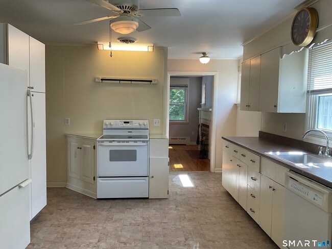 Photo - 278 N Elm St