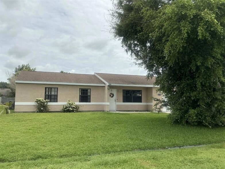 Photo - 2719 SE Ibis Ave