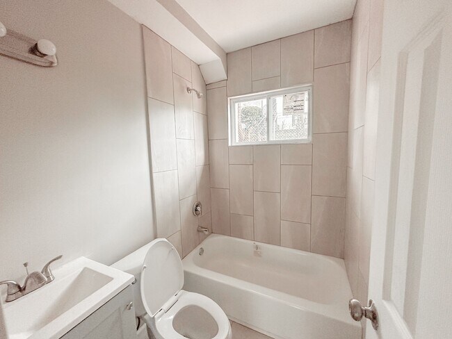 Photo - 2165 M.L.K. Jr Dr SW Unit 1