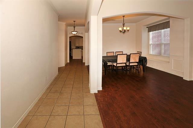 Photo - 1615 Bur Oak Dr