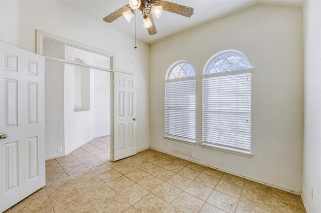 Photo - 148 Hoot Owl Ln N