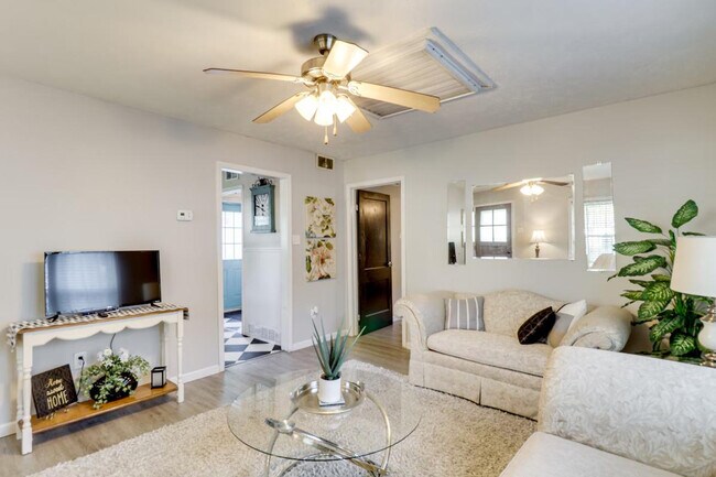 Photo - 1115 N Illinois Ave Unit ID1306812P