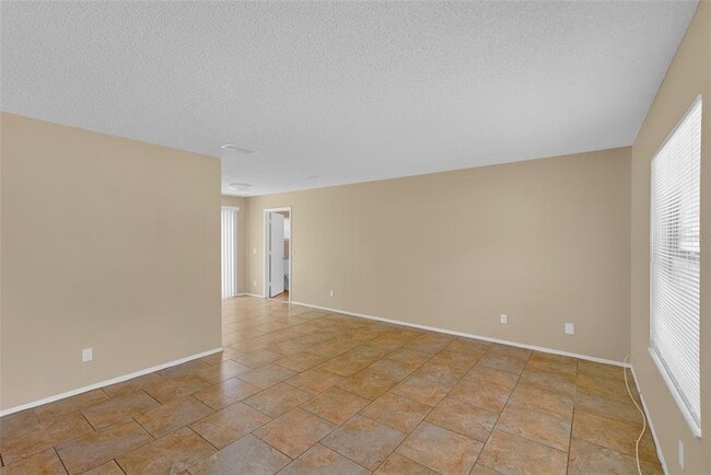 Photo - 433 W 17th St