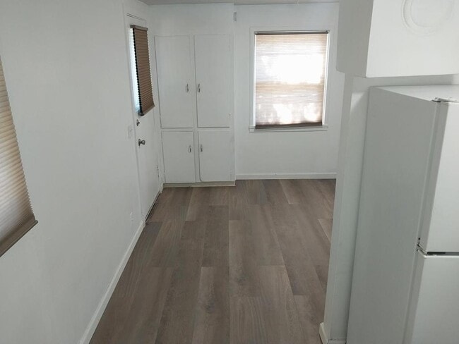 Photo - 528 W 6th St