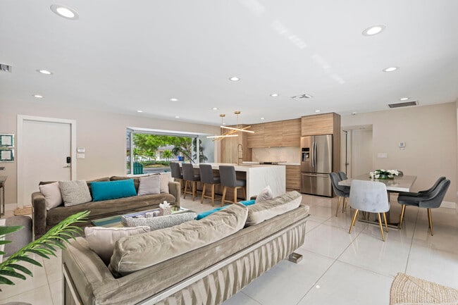 Photo - 2112 NE 32nd Ave