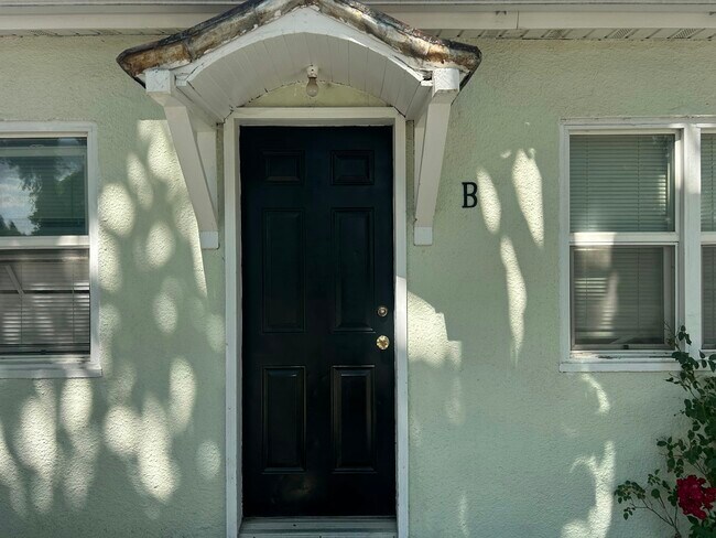 Building Photo - 418 W 13th St